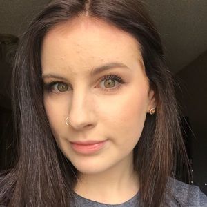 Meet your Posher, Cassandra